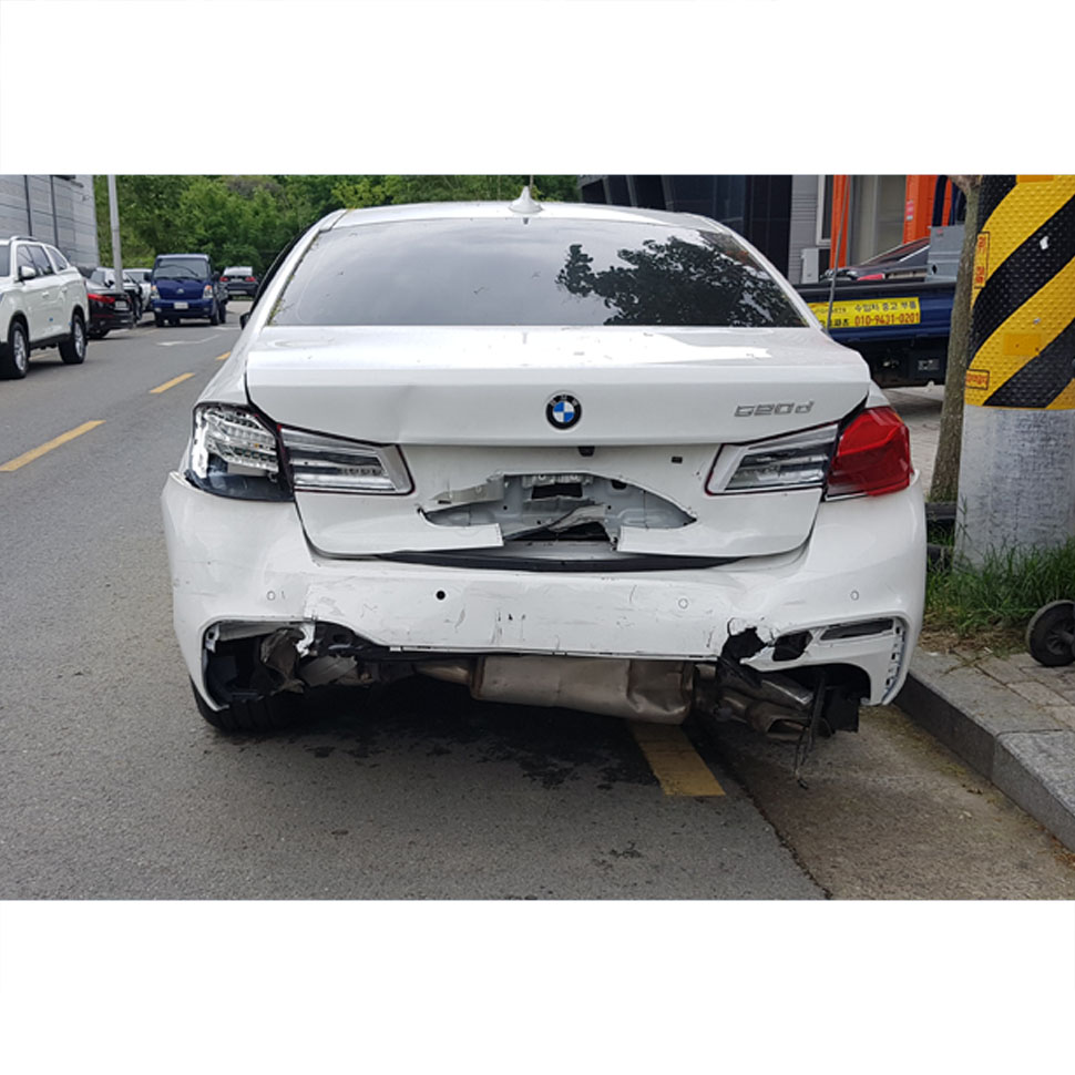 BMW 5시리즈 G30 뒤쪽중고부품