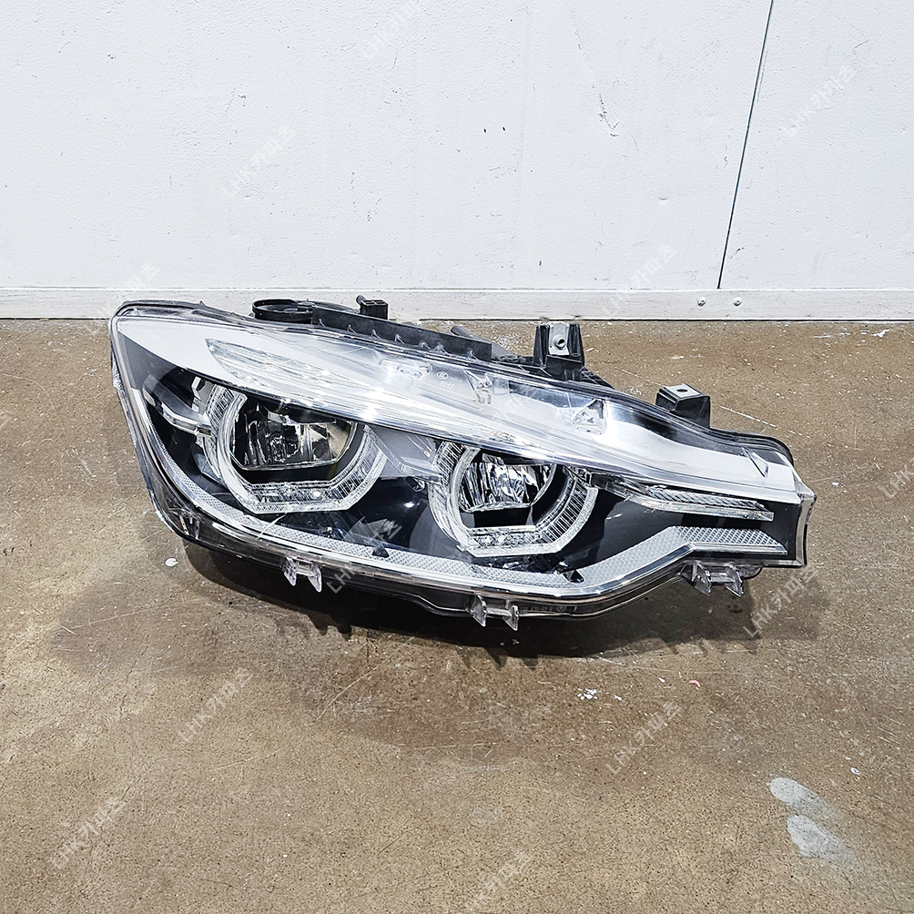 BMW 3시리즈 F30 후기 라이트 led 조수석 수입차중고부품 16-19