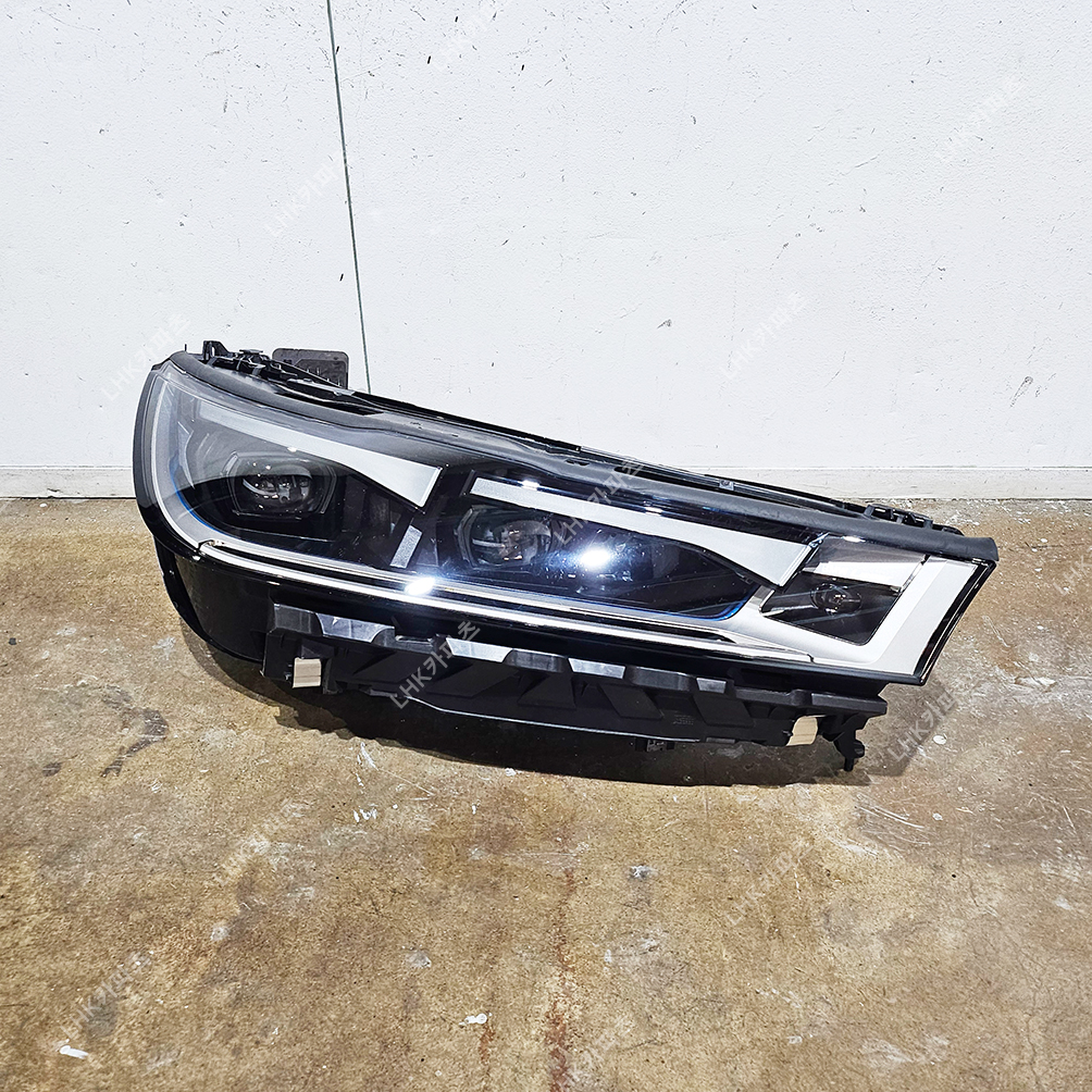 BMW iX i20 라이트 수입차중고부품 23-24