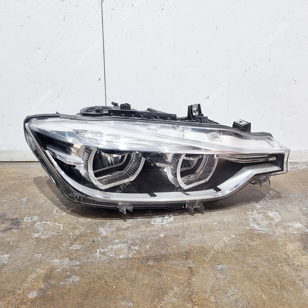 BMW 3시리즈 F30 후기 라이트 LED 조수석 수입차중고부품 16-19