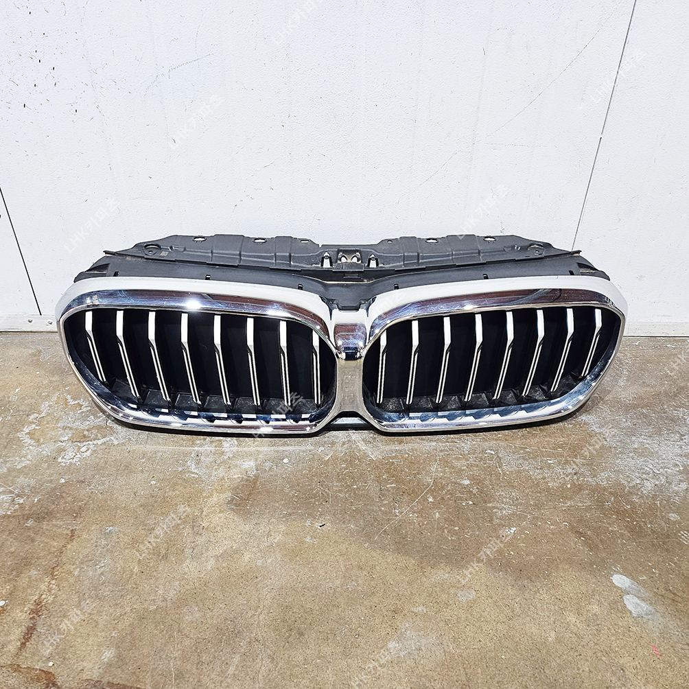 BMW 5시리즈 G30 후기 그릴+에어덕트 수입차중고부품 20-23