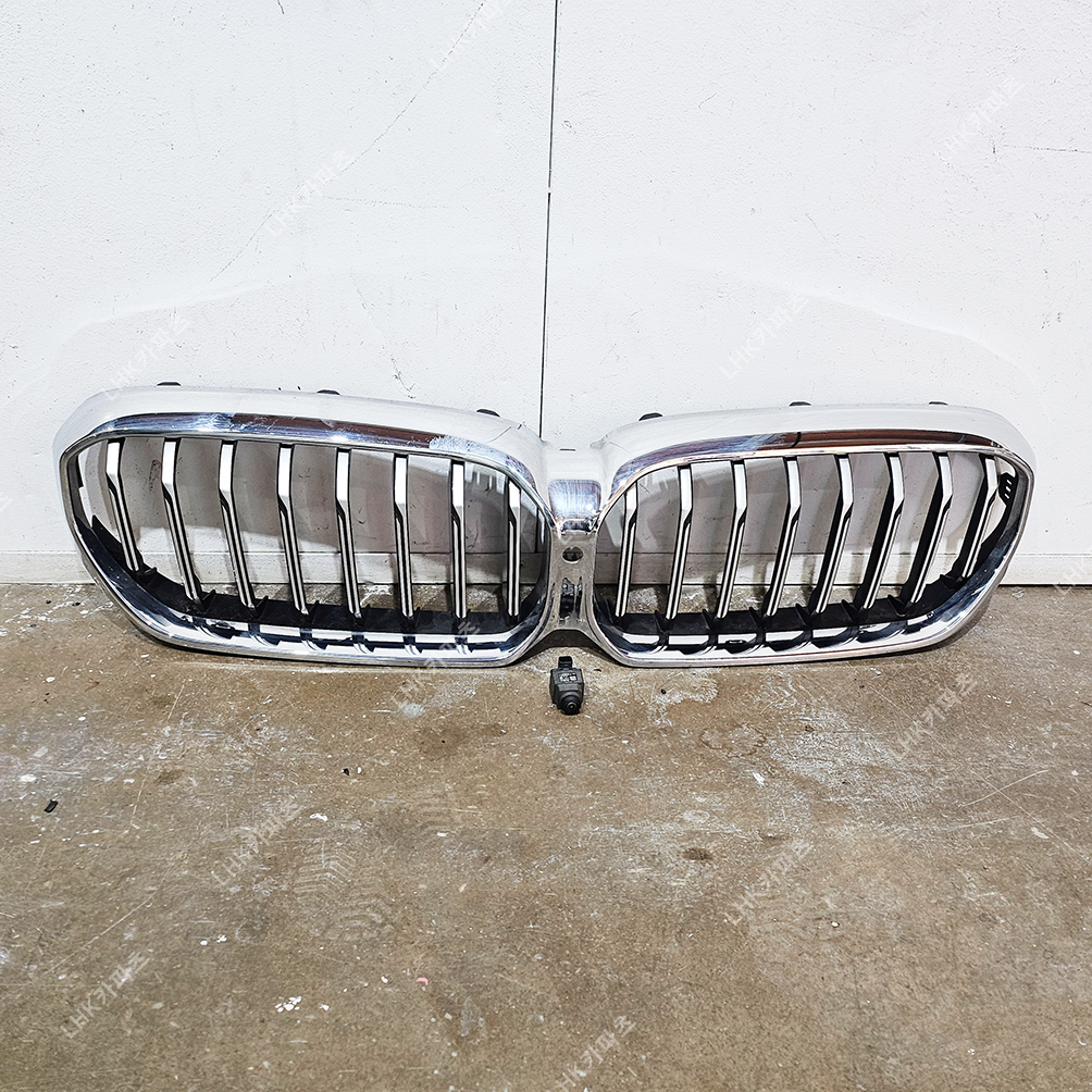 BMW 5시리즈 G30 후기 그릴 전방카메라 수입차중고부품 20-23