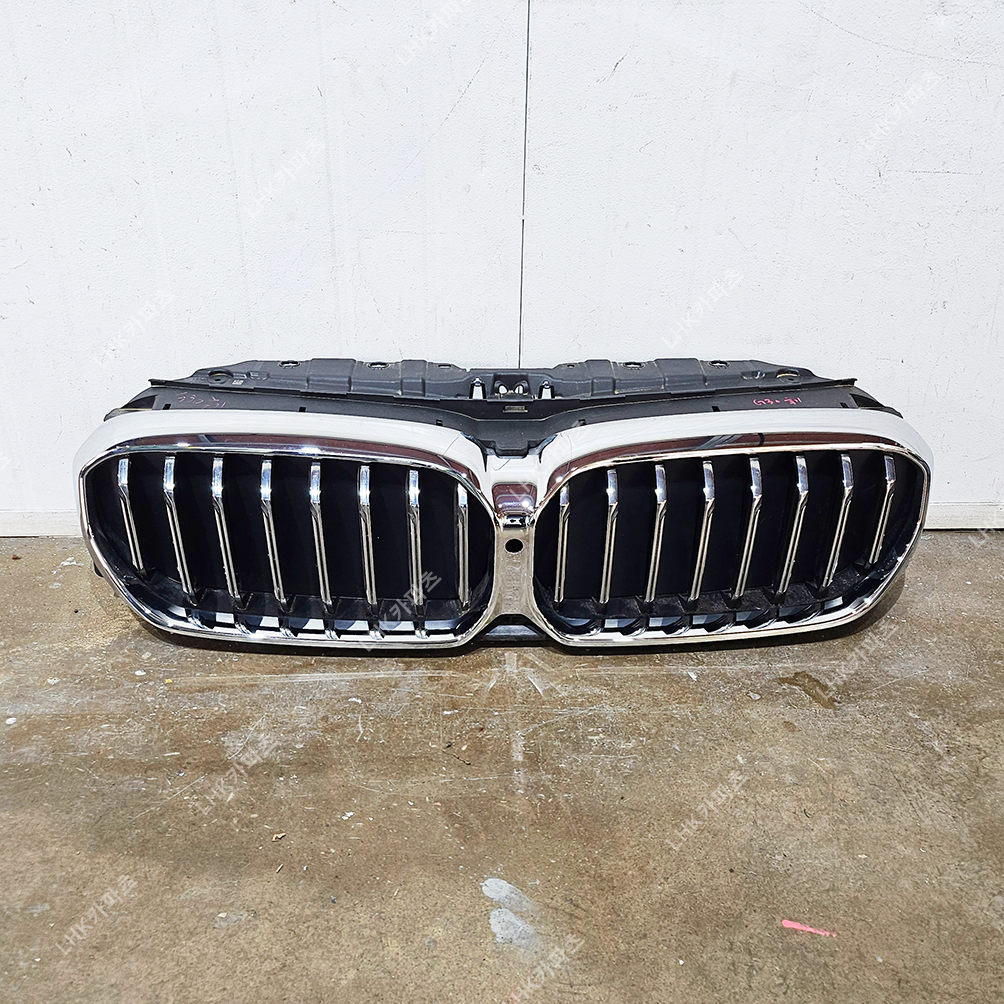 BMW 5시리즈 G30 후기 그릴 에어덕트 수입차중고부품 20-23