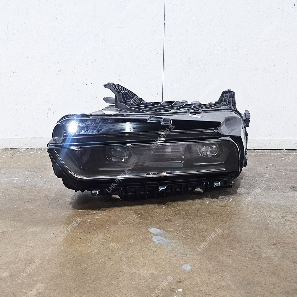 BMW 7시리즈 G70 라이트 수입차중고부품 22-24