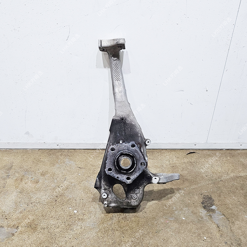 포르쉐 마칸 95B 앞너클 슈퍼카중고부품 14-24