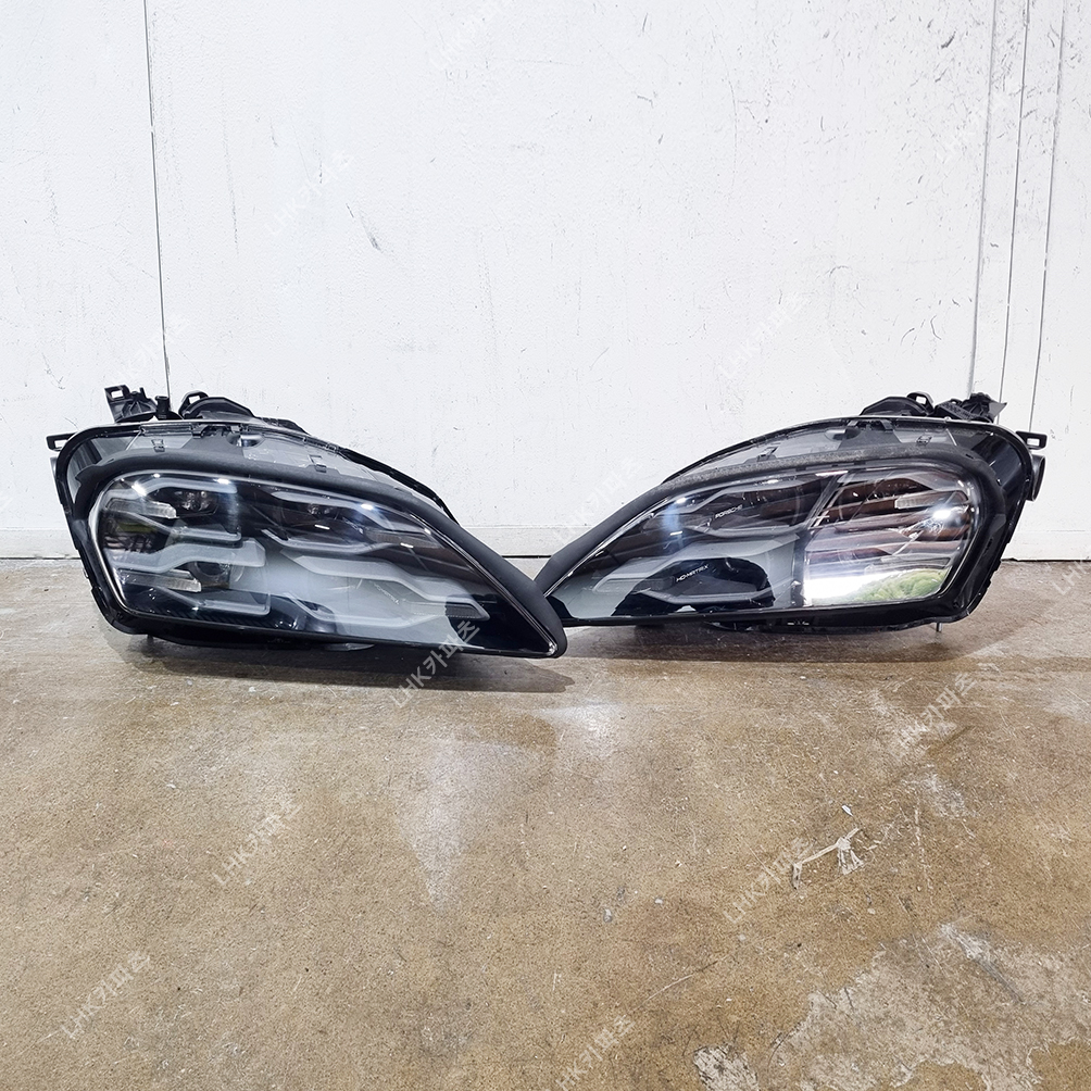 포르쉐 타이칸 9J 후기 라이트 슈퍼카중고부품 24~25