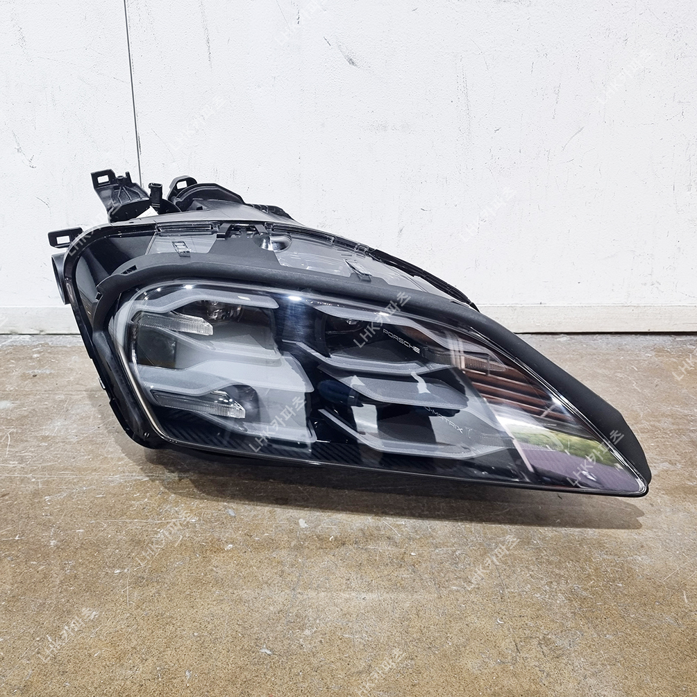 포르쉐 타이칸 9J 후기 라이트 슈퍼카중고부품 24~25