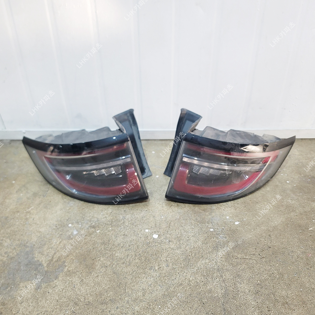 랜드로버 디스커버리 스포츠 후기형 후미등 수입차중고부품 20-25