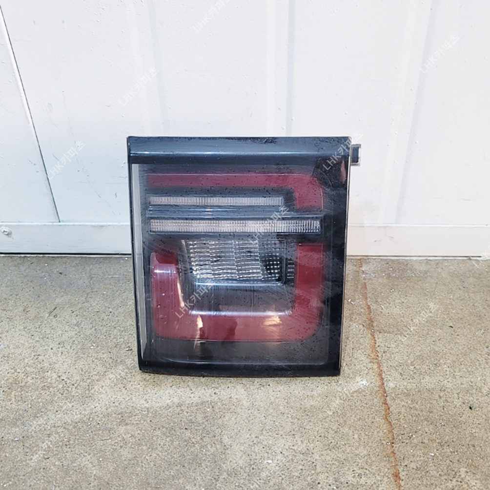 랜드로버 디스커버리 스포츠 후기형 트렁크등 수입차중고부품 20-25