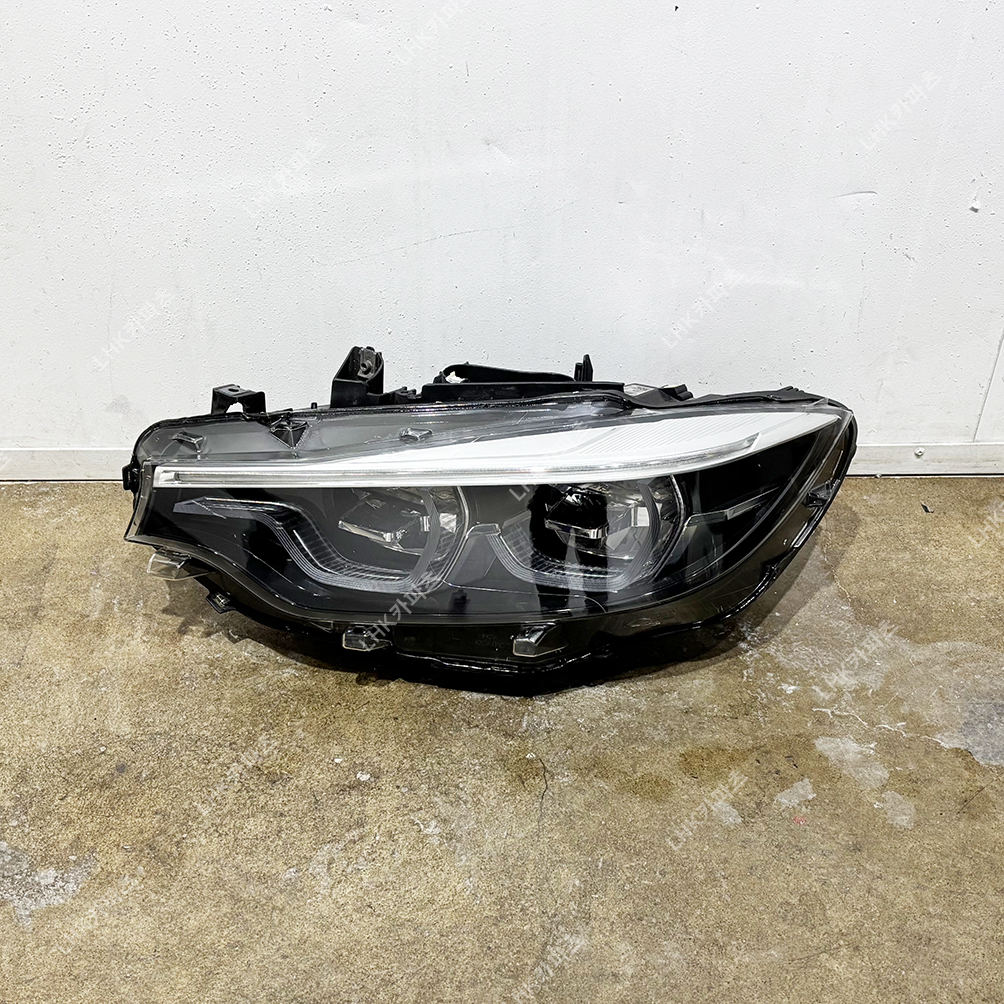 BMW M4 F82 후기형 라이트 LED 고사양 수입차중고부품 18~21